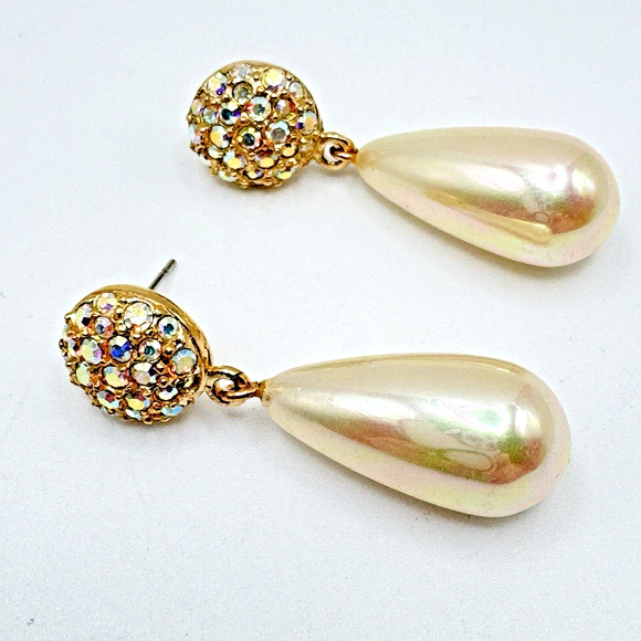 Vintage Faux Teardrop Pearl AB Rhinestone Dangle Earrings Gold Tone Retro 1.5" - Picture 2 of 8